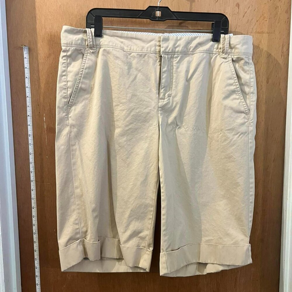 ❤️‍🔥❤️‍🔥Size 16 - Tommy Hilfiger - Beige Mid-Thigh Shorts - W39"